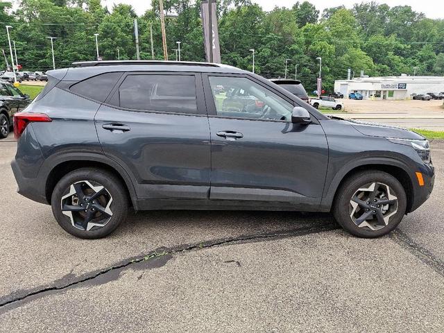 Photo of 2025 Gravity Gray Kia Seltos