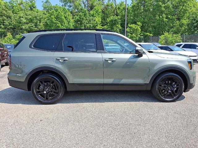Photo of 2024 Jungle Green Kia Telluride