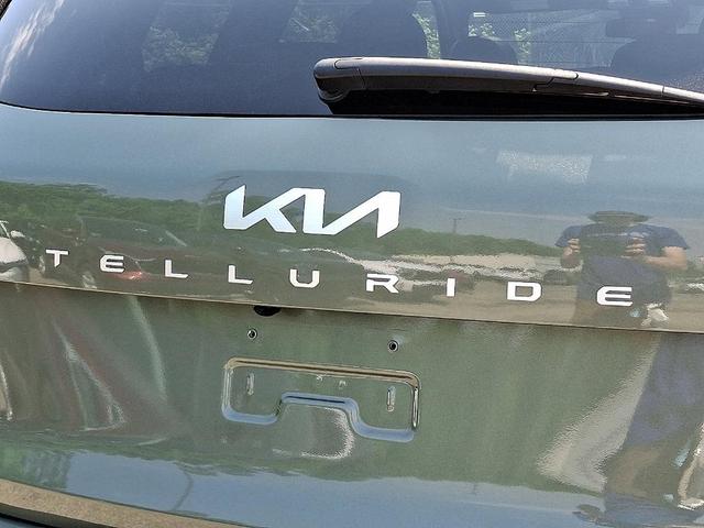 Photo of 2024 Jungle Green Kia Telluride