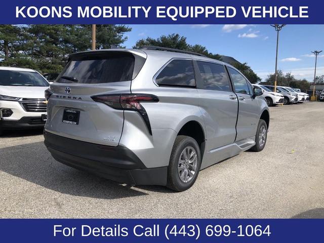 Photo of 2024 Celestial Silver Toyota Sienna