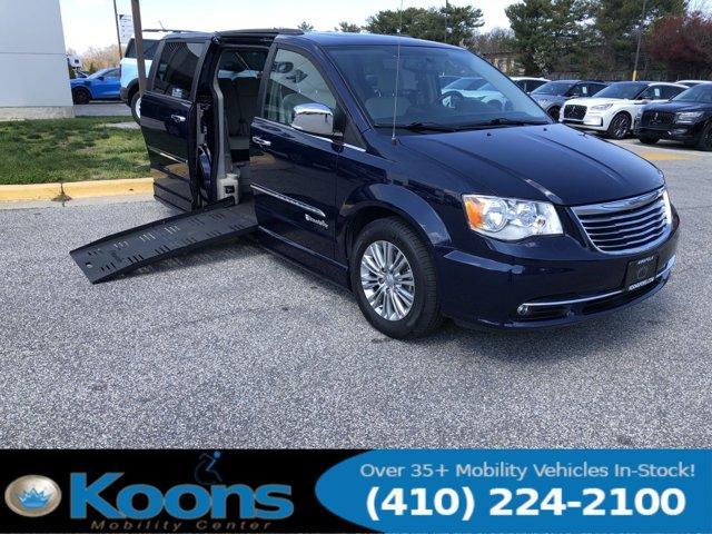 2016 Chrysler Town & Country