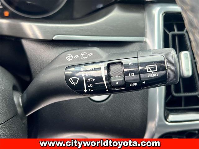 Photo of 2022 Glacial White Pearl Kia Sorento