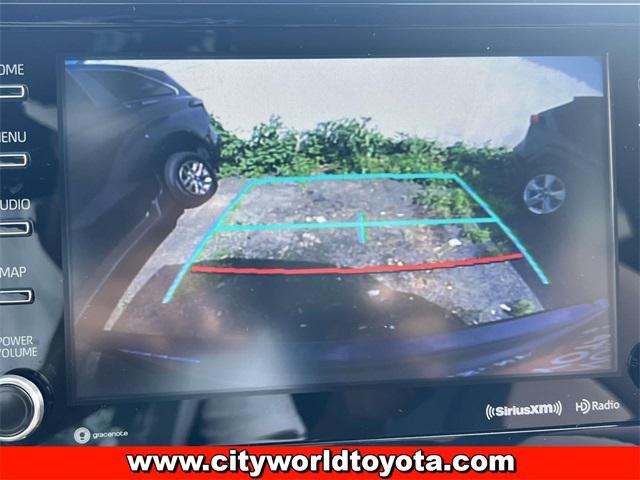 Photo of 2022 Midnight Black Metallic Toyota Highlander