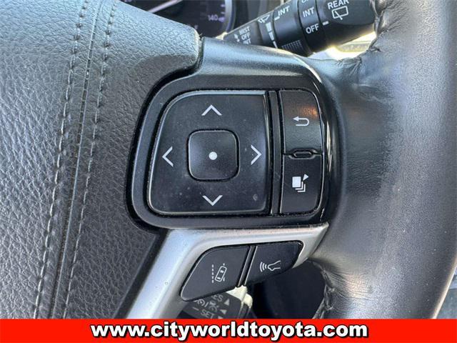 Photo of 2019 Celestial Silver Metallic Toyota Highlander