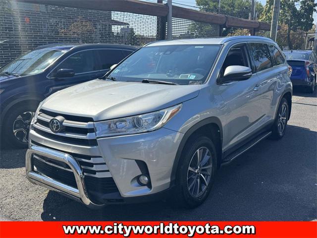 Photo of 2019 Celestial Silver Metallic Toyota Highlander