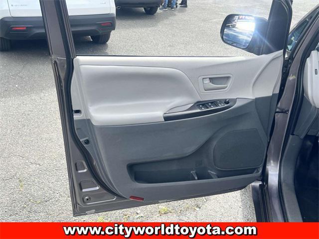 Photo of 2020 Predawn Gray Mica Toyota Sienna