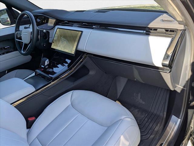 Photo of 2025 Santorini Black Metallic Land Rover Range Rover Sport
