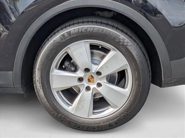 Photo of 2019 Jet Black Metallic Porsche Cayenne