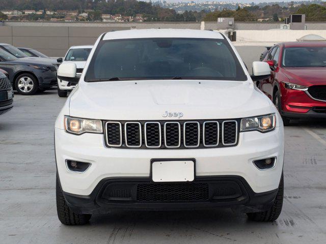 Photo of 2017 Bright White Clearcoat Jeep Grand Cherokee