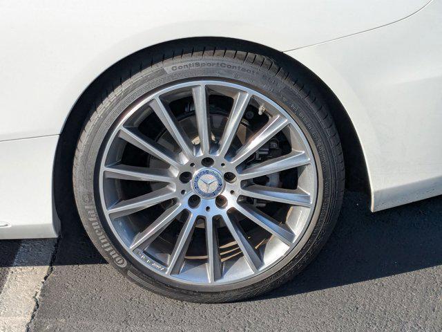 Photo of 2017 Polar White Mercedes-Benz C-Class