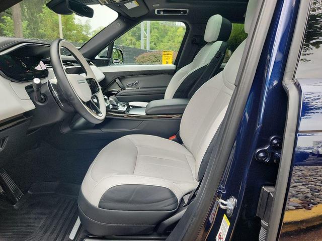 Photo of 2023 Blue Land Rover Range Rover Sport