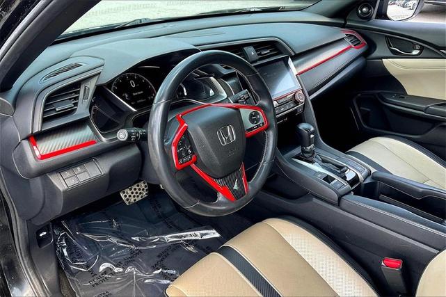 Photo of 2017 Black Honda Civic