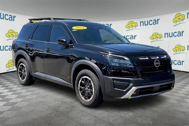 Photo of 2023 Black Nissan Pathfinder