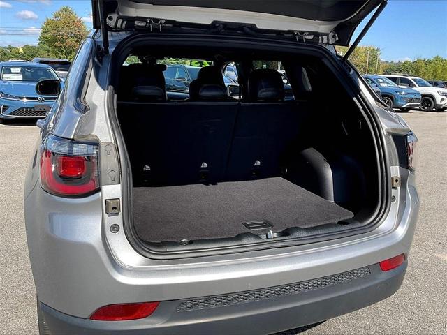 Photo of 2023 Silver Jeep Compass