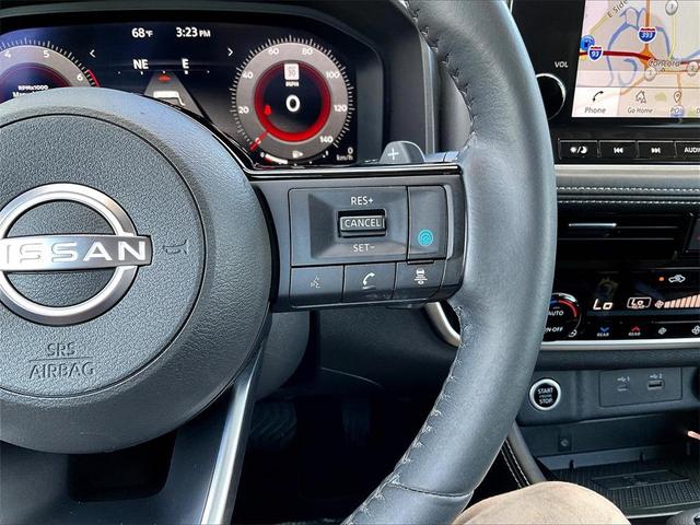 Photo of 2022 Gray / Black Nissan Rogue