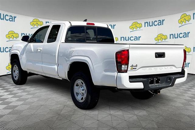Photo of 2022 White Toyota Tacoma