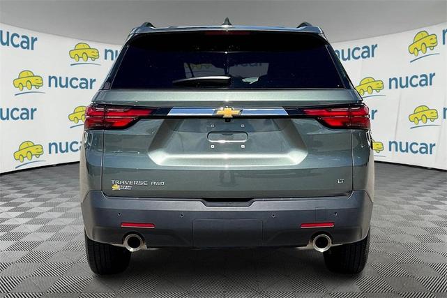 Photo of 2022 Green Chevrolet Traverse