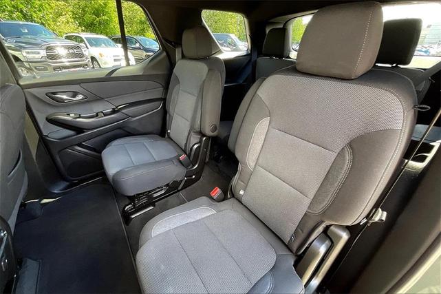 Photo of 2022 Green Chevrolet Traverse