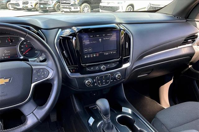 Photo of 2022 Green Chevrolet Traverse