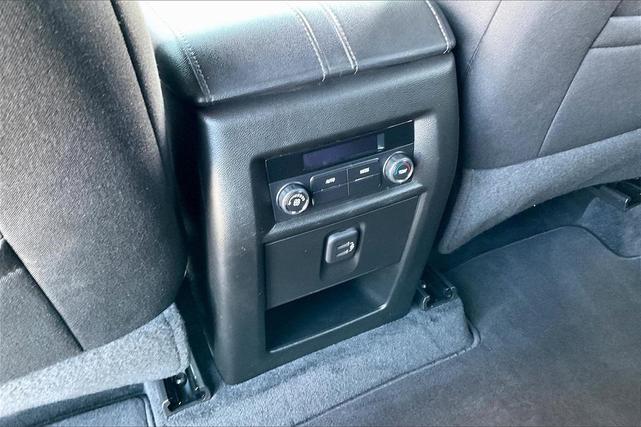 Photo of 2022 Green Chevrolet Traverse
