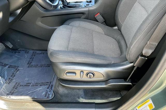 Photo of 2022 Green Chevrolet Traverse