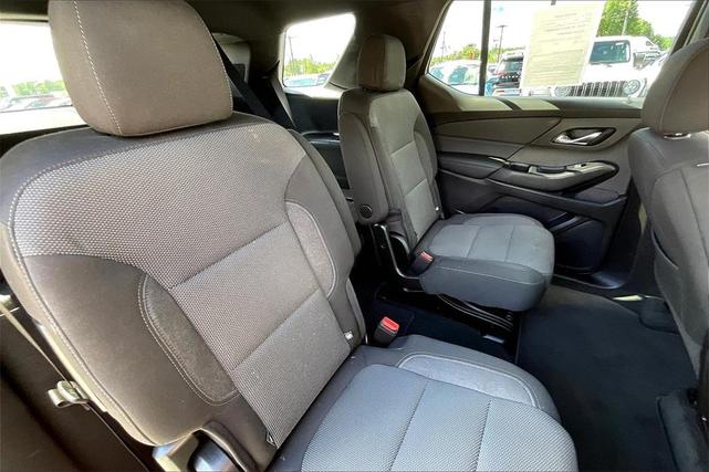 Photo of 2022 Green Chevrolet Traverse