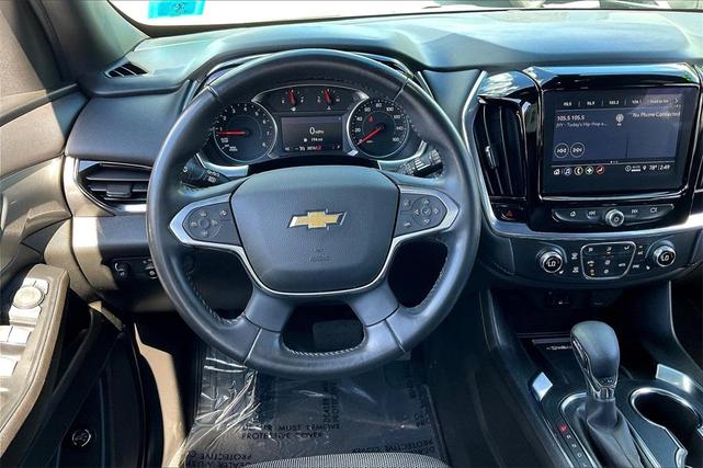 Photo of 2022 Green Chevrolet Traverse