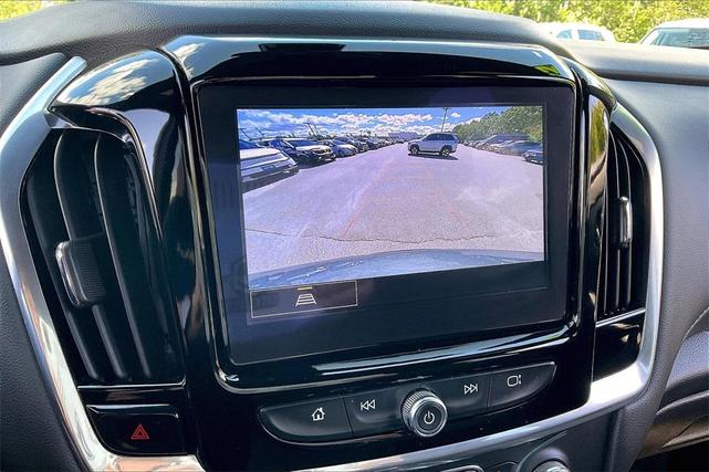 Photo of 2022 Green Chevrolet Traverse