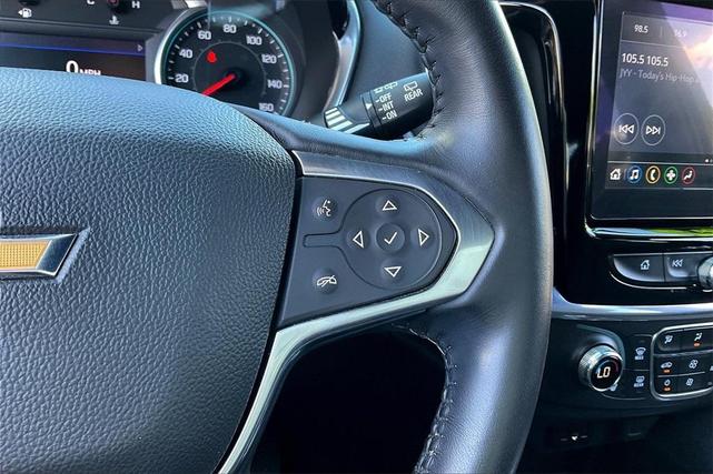 Photo of 2022 Green Chevrolet Traverse
