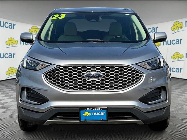 Photo of 2023 Silver Ford Edge