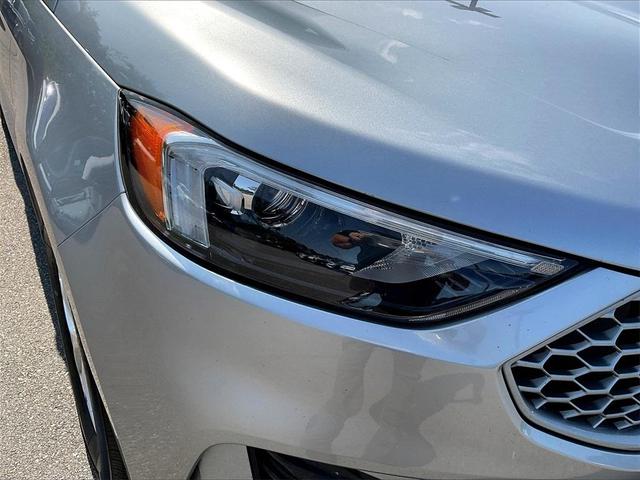 Photo of 2023 Silver Ford Edge