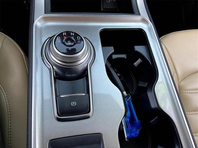 Photo of 2023 Silver Ford Edge