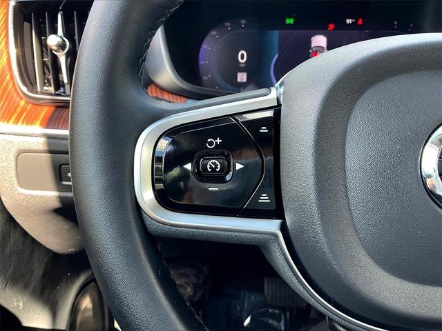 Photo of 2024 Gray Volvo XC60