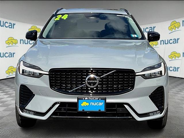 Photo of 2024 Gray Volvo XC60