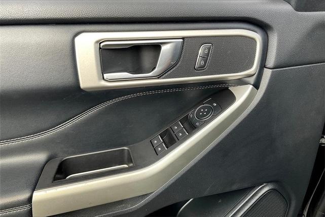 Photo of 2020 Black Ford Explorer