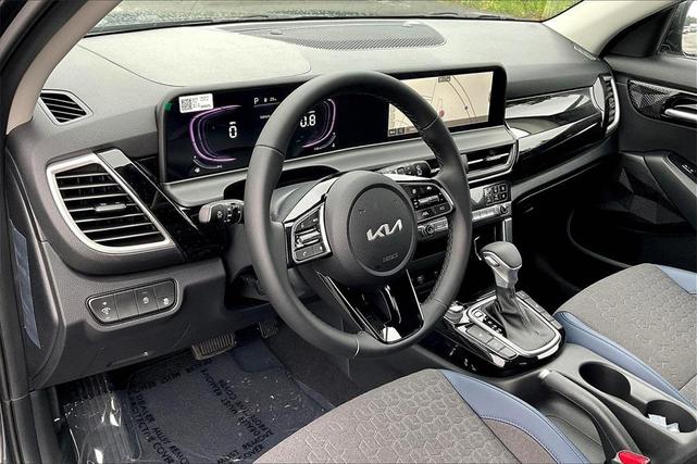 Photo of 2025 Gray Kia Seltos