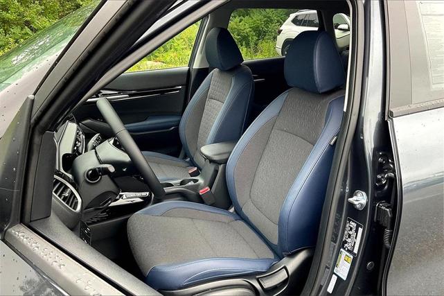 Photo of 2025 Gray Kia Seltos