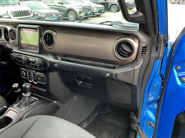 Photo of 2021 Blue Jeep Gladiator