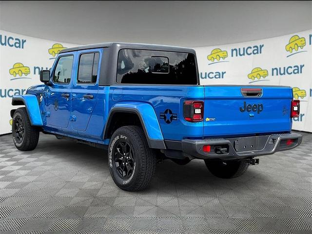 Photo of 2021 Blue Jeep Gladiator