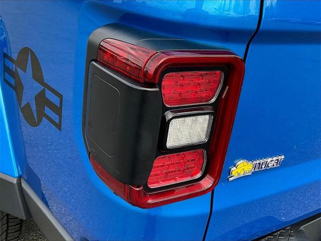 Photo of 2021 Blue Jeep Gladiator