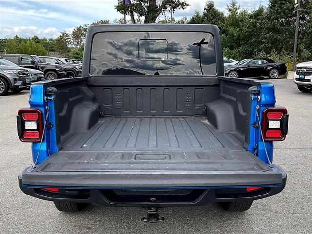 Photo of 2021 Blue Jeep Gladiator