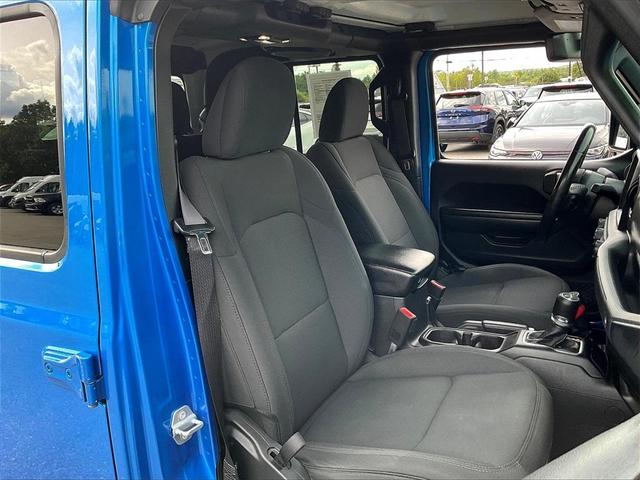 Photo of 2021 Blue Jeep Gladiator
