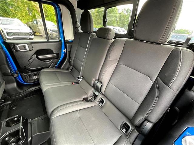 Photo of 2021 Blue Jeep Gladiator