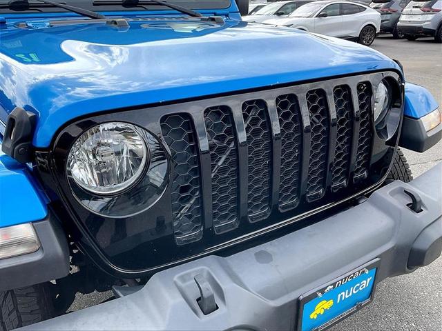 Photo of 2021 Blue Jeep Gladiator