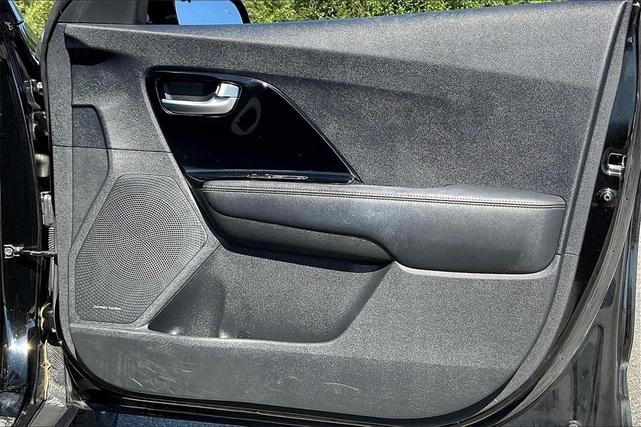 Photo of 2022 Black Kia Niro Plug-In Hybrid