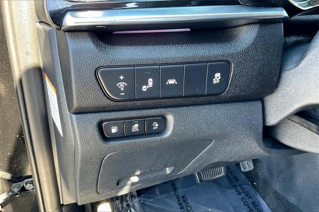 Photo of 2022 Black Kia Niro Plug-In Hybrid