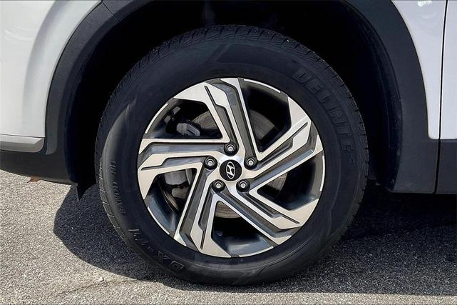 Photo of 2023 White Hyundai SANTA FE