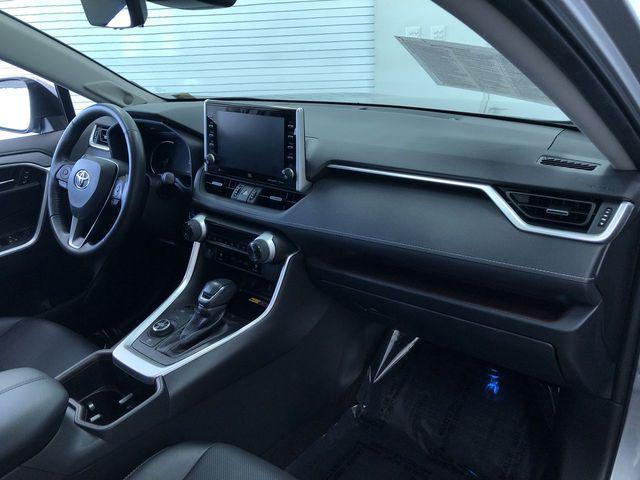 Photo of 2022 Silver Toyota RAV4 Hybrid