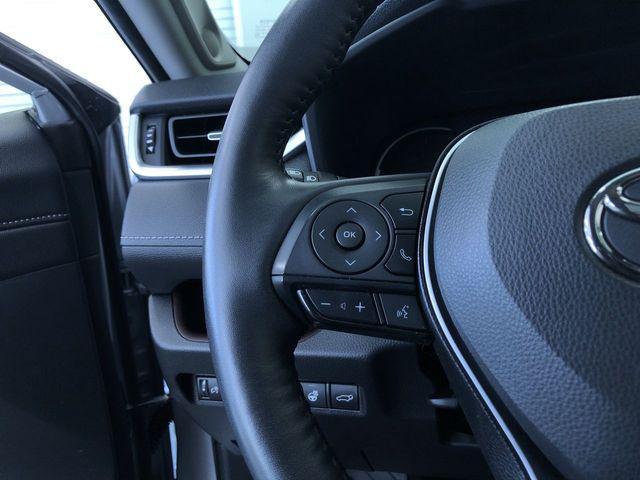 Photo of 2022 Silver Toyota RAV4 Hybrid