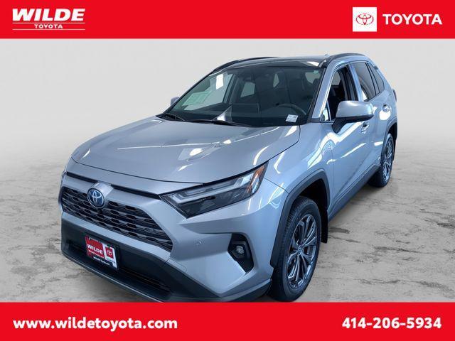 Photo of 2022 Silver Toyota RAV4 Hybrid